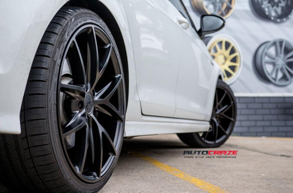 VOLKSWAGEN GOLF MISANO MATTE BLACK